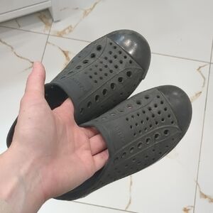 Black Natives Size C11 In Good Condition